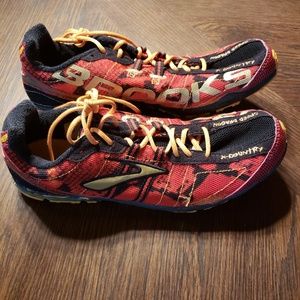 Size 9 Mens Brooks speed dragon